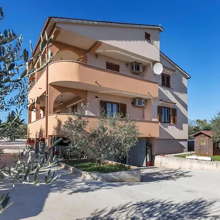 Apartament 3 Bedroom Stunning Apartment In Kavran